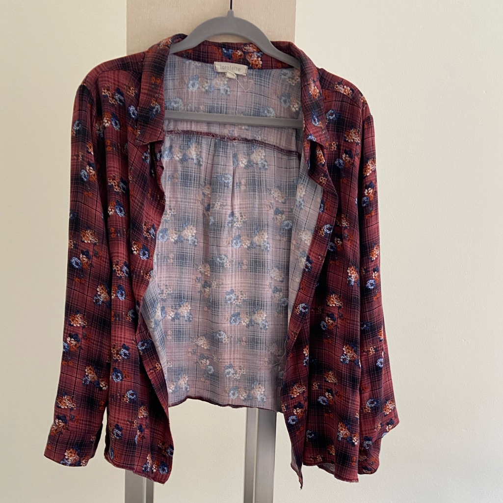 1x Collared Open Front “Button Down Style” Shirt W/A Plaid And Flower Print